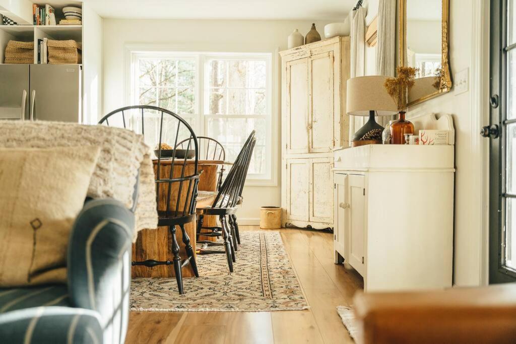 Cozy Cottage, Hot Tub, Fire Pit, 15Min To Hudson And Hiking Catskill Exterior foto