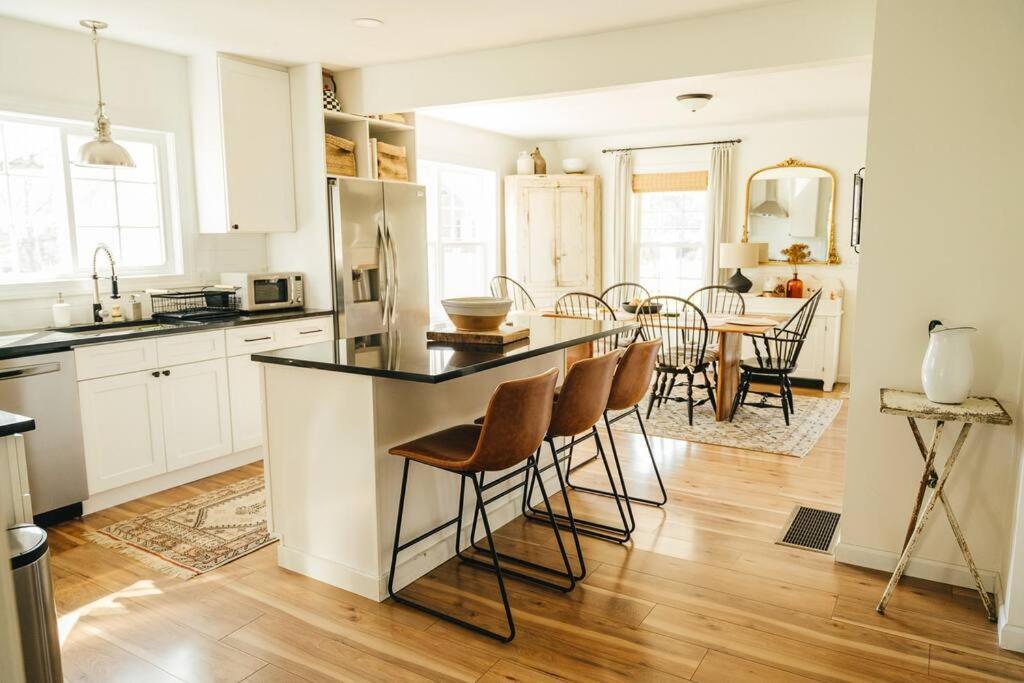 Cozy Cottage, Hot Tub, Fire Pit, 15Min To Hudson And Hiking Catskill Exterior foto