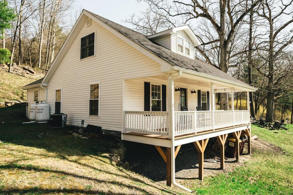 Cozy Cottage, Hot Tub, Fire Pit, 15Min To Hudson And Hiking Catskill Exterior foto